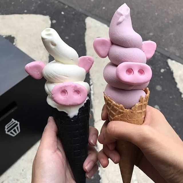 JoinThePugs's tweet image. How #pawesome are these 🐽 #piggy 🐽 soft serve cones?! OK, not technically a #puglet but related 🐖 instagram.com/p/BteP6evH4rt/