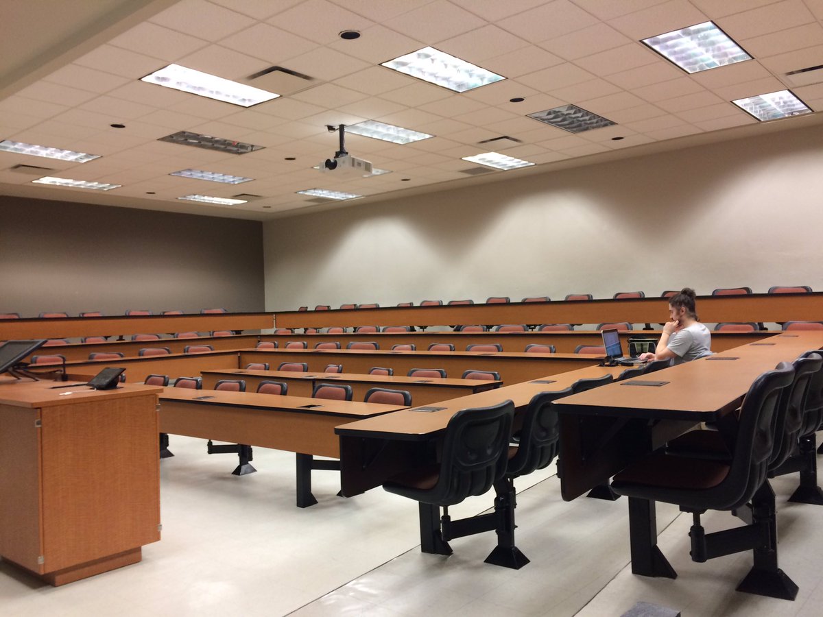 Learning expédition visite de plusieurs exemples de configuration des espaces formels et informels à l’université Laval