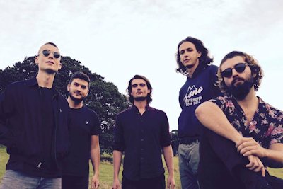altaddiction's tweet photo. Indie Song of the Day comes from @DesertFevers - "New Hands" - https://t.co/7c5rDtWNNT https://t.co/DbaQH0ewav