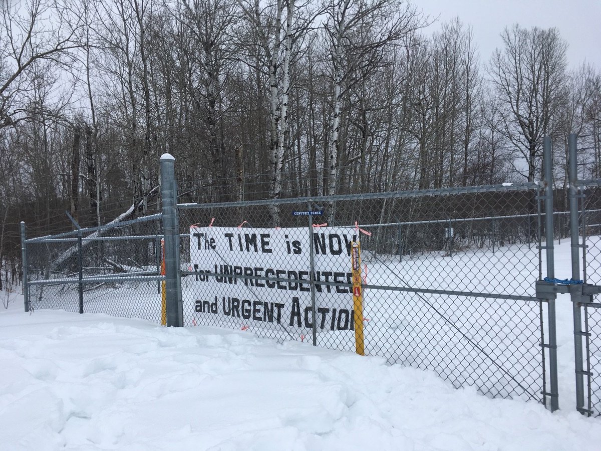 Shout out the Catholic Workers in northern Minnesota who completely shut down Enbridge's Line 3 + 4 pipelines this morning by simply turning their valves off 🔧🤙 

Follow <a href="/4necessity/">4necessity</a> for updates and video from the action