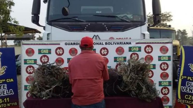 ConElMazoDando's tweet photo. GNB recuperó 200 kilos de material estratégico (+Zulia+detenido) https://t.co/NuXMm5JV7u https://t.co/KrAGHGa4m2