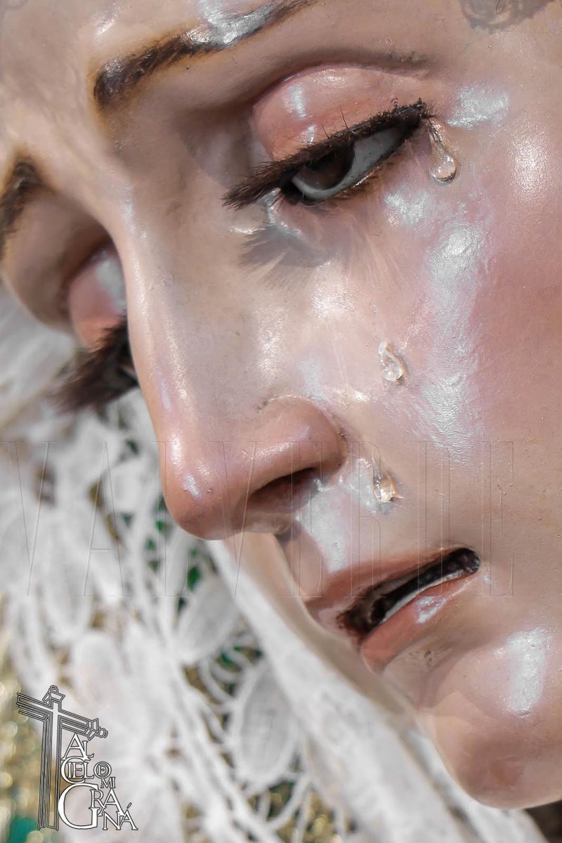 Besamanos a Ntra. Sra. De la Esperanza Coronada el pasado mes de Diciembre. alcielodemigrana.blogspot.com/2019/02/besama…