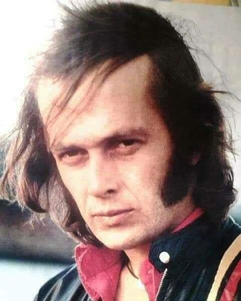 Es muy importante no perderse de la tradición porque ahí es donde está la esencia, el mensaje, la base..Paco de Lucía.