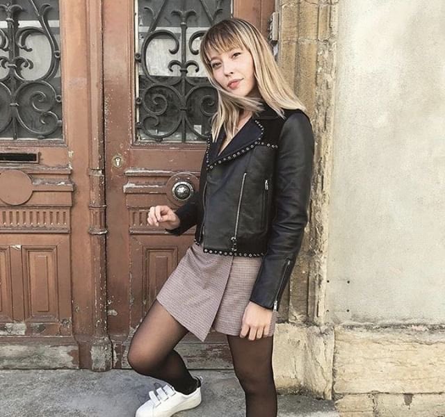 #PSOTW • Premier look pour Susan notre Personal Shopper Of The Week ! On craque pour cette jolie jupe ! 😍
Retrouvez-le sur Neatyy 🛍
•
Veste : <a href="/ClaudiePierlot/">Claudie Pierlot</a> 
Jupe : <a href="/Mango/">MANGO</a> 
Chaussures : <a href="/SandroParis/">sandro</a> 
•
#personalshopping #personalshopper #personalshopperneatyy
