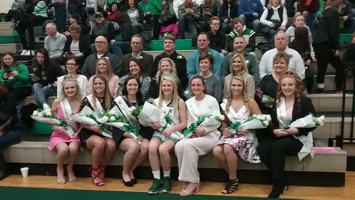 MrCoffeeWB's tweet photo. Congratulations to all the members of the homecoming court and queen Grace Heath. https://t.co/kt3nZdeMZa