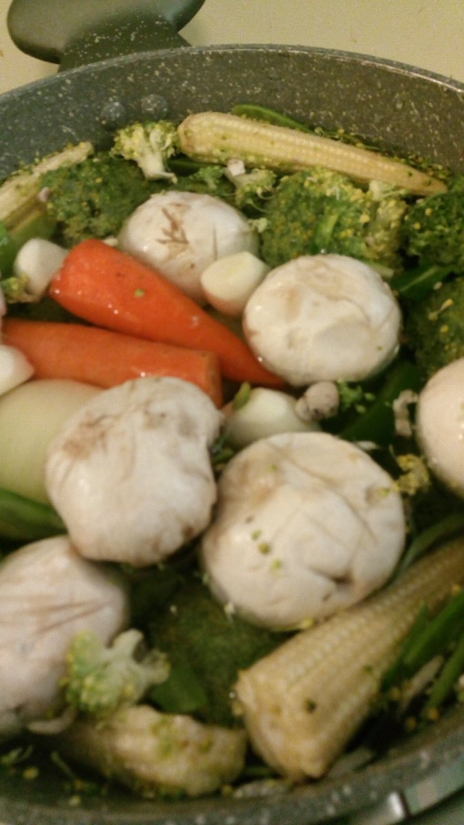 EverythingRoas1's tweet photo. Keeping it totally fresh!!!
#everythingroast #caribbeanfood #blazingcaribbeanaroma's #letyourfoodbeyourmedicne https://t.co/i8X88bkepJ