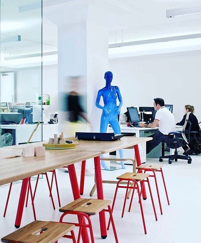 _DavidIrwin's tweet photo. #Regram @deadgoodltd ・・・
#Deadgood #WorkingGirlCollection
————————————————————
An old one but a good one all the same.
Seen here in @pensongroup office with their mascot #ReginaPhalange
————————————————————
#DeadgoodInspiration #LondonOffice #Traffic… https://t.co/TUDYfkxqfm https://t.co/qjcOY24f6t