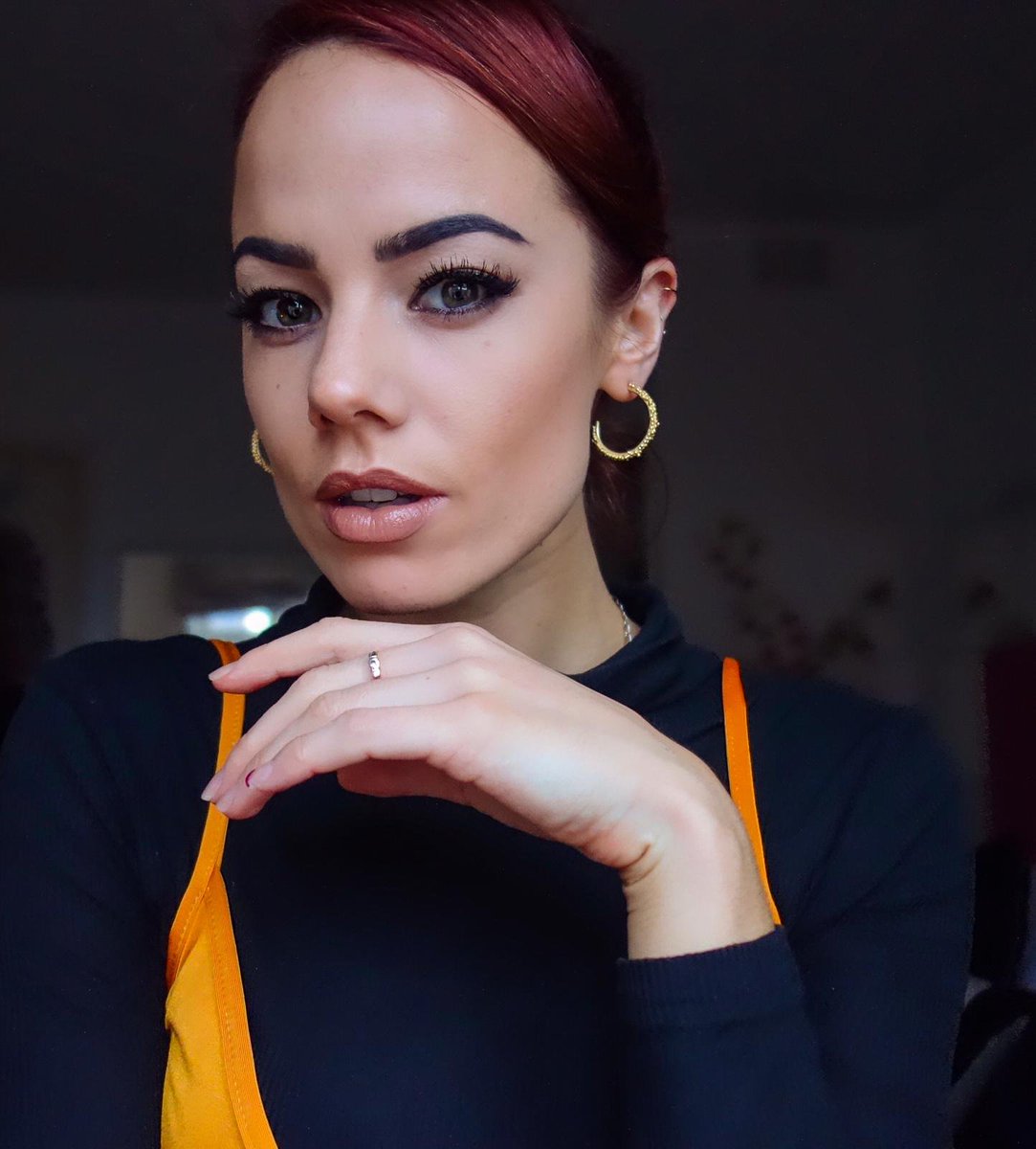 EmmaCB_'s tweet photo. Finally I get to take these beauties on an outing. My BUDO hoops ๐ Sterling Silver with 18k gold plating. ๐ @Millymaunderde1 #mmdesigns #millymauderdesigns #mmgirl https://t.co/BlDkANog8u