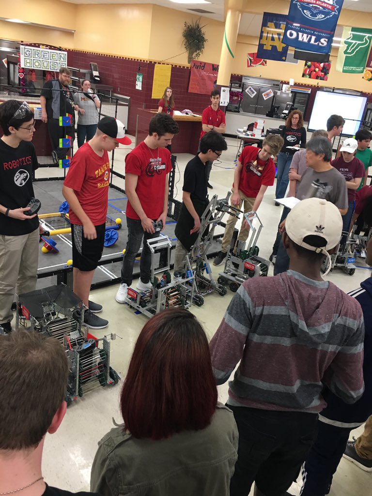 MiddletonSTEM's tweet photo. Middleton hosted Greater Tampa League Robotics Tournament this pass weekend #FUNWITHROBOTICS, #INTENSEBUTEXCITING @MiddletonSTEM @HillsboroughSch @TampaBaySTEM @Jeff_Eakins @HCPSArea4 https://t.co/RvpHDQ53Oo