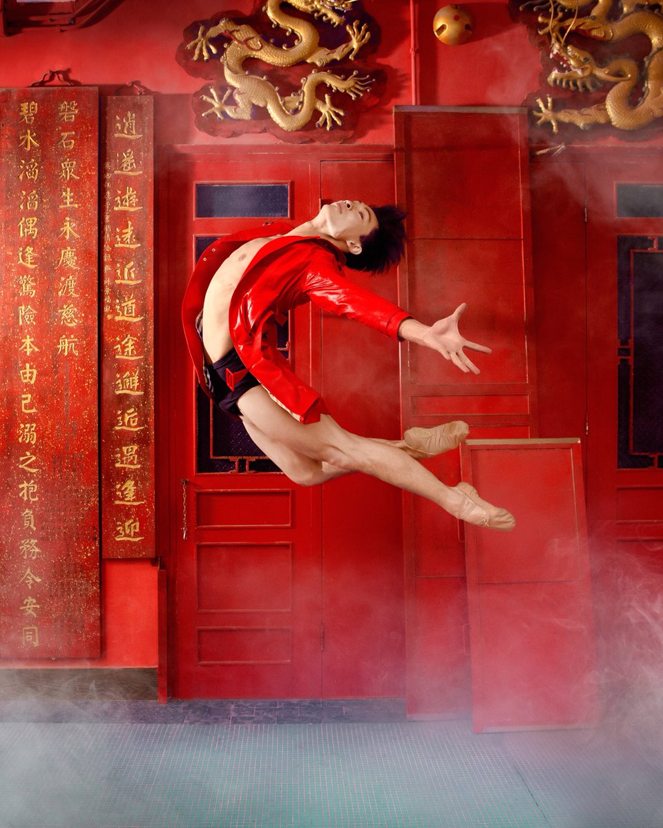 DesignArmy's tweet photo. Celebrating the #yearofthepig with our concept, design, and art direction for @HongKongBallet’s 2019 creative campaign. 💃🏻 ★ #SaluteToDesign #ChineseNewYear https://t.co/hU9GCSxxbX