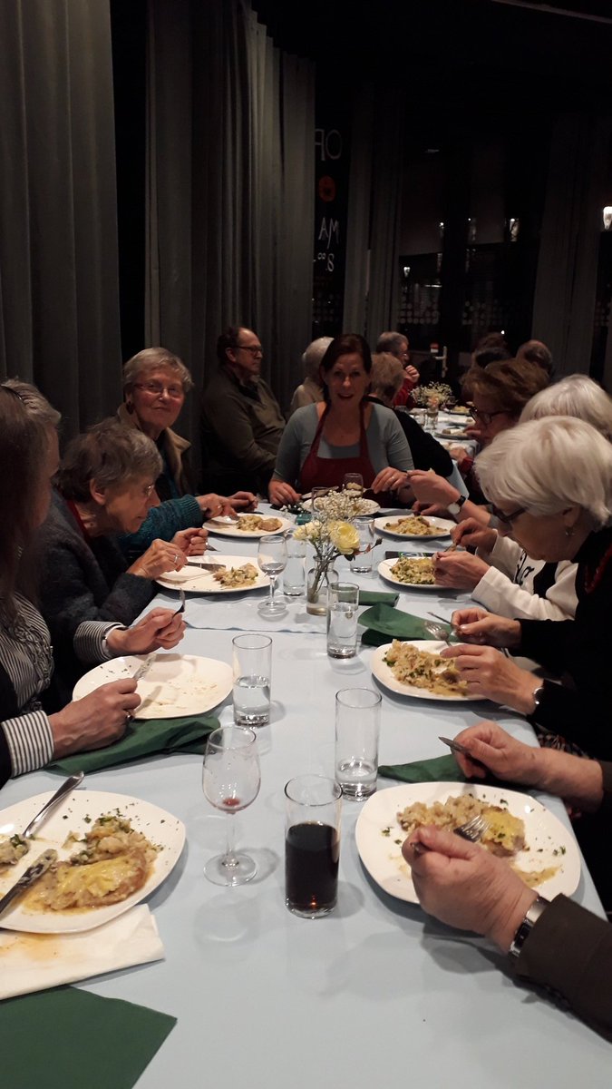 Italiaanse belevenissen <a href="/Binnenbos_Zeist/">WijkcentrumBinnenbos</a> met @LauraH00g Héérlijk, goede gesprekken en veel sfeer.  Leuk dat jullie er zijn! reageert een deelnemer. <a href="/ZeistOostVitaal/">Zeist Oost Vitaal MeOm</a> <a href="/WM_ZeistOost/">Wijkmanager Zeist-Oost</a>