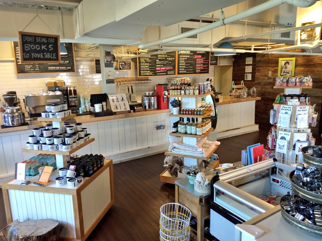 QCMenu's tweet photo. #Mondaysarehard but not when you're spending the day at #LincolnsHaberdashery in #SouthEnd. From secluded nooks & unique decor to pastries, sadwhiches & all the coffee or beer/wine your β€οΈ desires, they have it all. Shop, eat, work! #mondayvibes #MondayMotivation
#clt #qcmenu https://t.co/3LWFTPXtoO