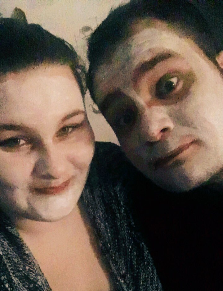 🌸Mein Freund und ich, benutzen die You•Ology Exfoliating Mask🌸 
Die Haut ist danach so weich!🌺 
#younique #represent #werbung
