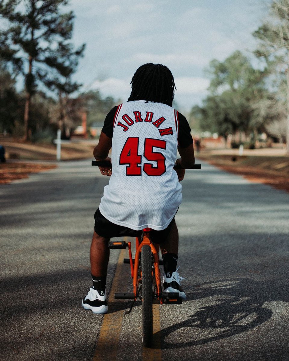MassAppealRecs's tweet photo. "Know we talkin’ ‘bout like MJ yeah. Go up like it was your birthday yeah"
#FoFive @iamcantrell https://t.co/ARyHkohzG2 https://t.co/YcKjoOWGEd