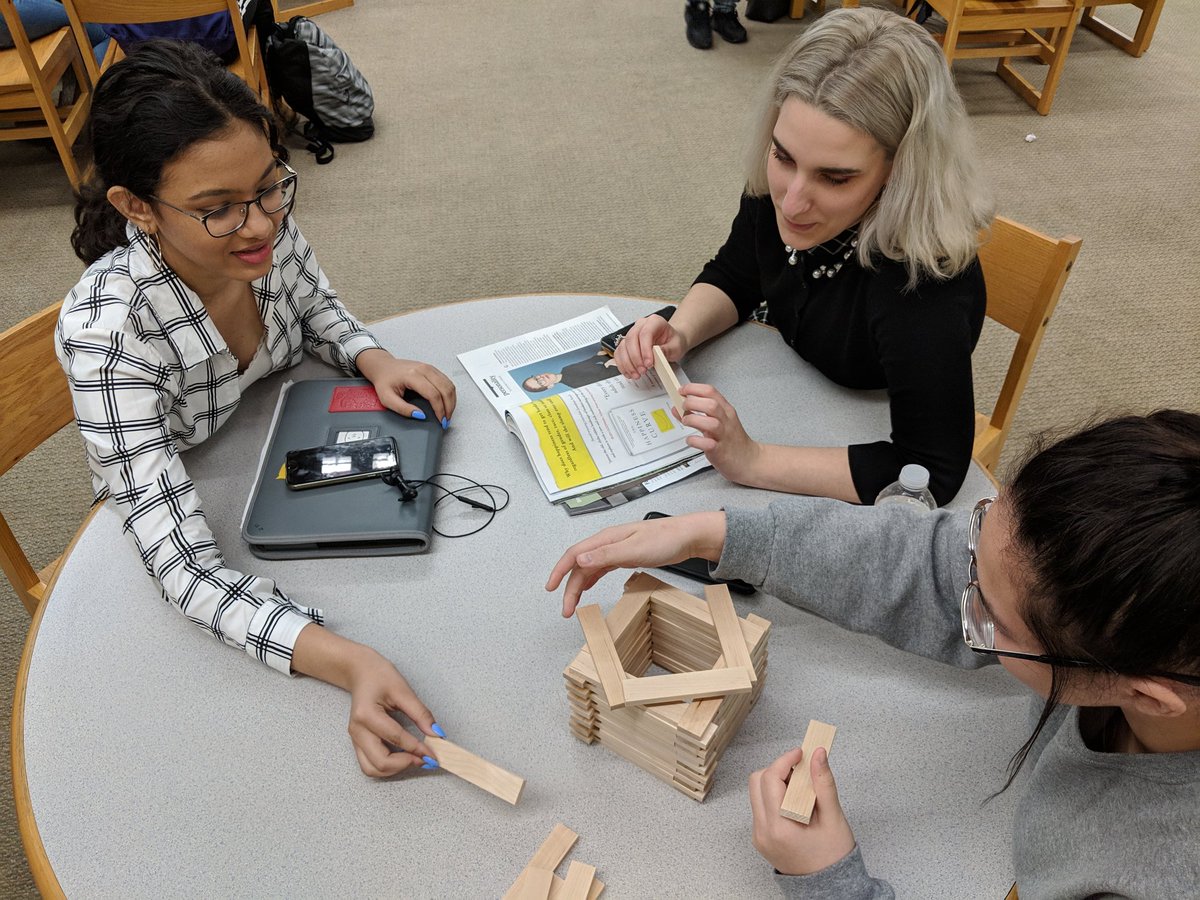 karahiansito's tweet photo. Lunchtime in the #schoollibrary... Creating, collaborating, communicating, and thinking critically makes for a busy, happy space! @EdLeader21 #4Cs #blfdbengals https://t.co/KAmrzHPRU5