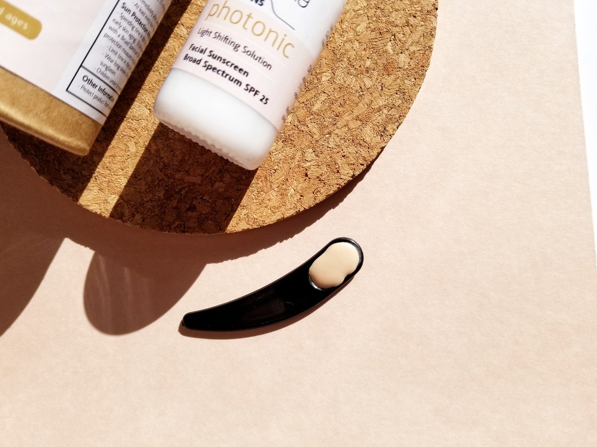 NEW POST! I just reviewed <a href="/BlissomaSkin/">Blissoma Skincare</a>'s Photonic Light Shifting Solution, a daily #sunscreen + moisturizer. Have a read! greenbymercy.com/review-blissom…

#SPF #skincare #bbloggers #greenbeauty