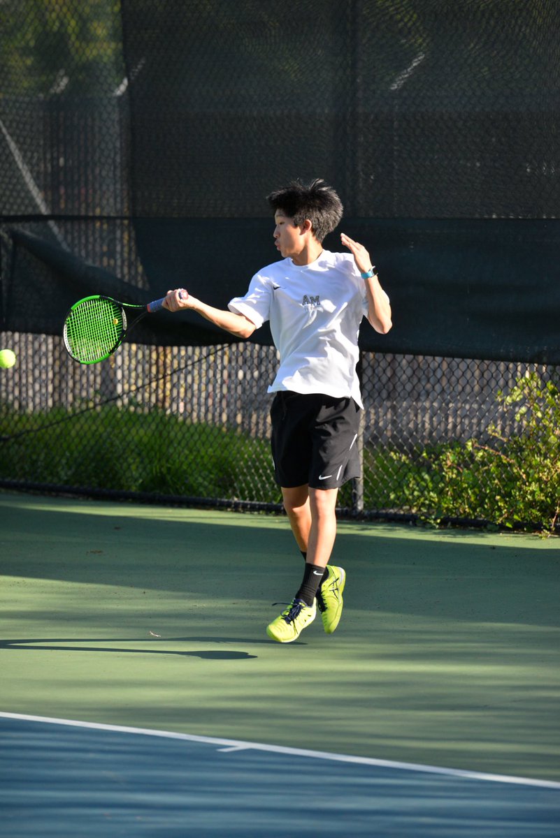 MittyTennis's tweet photo. Excited to get back into it today! #GoMonarchs #Finally #Tryouts https://t.co/FWCwoatvpK