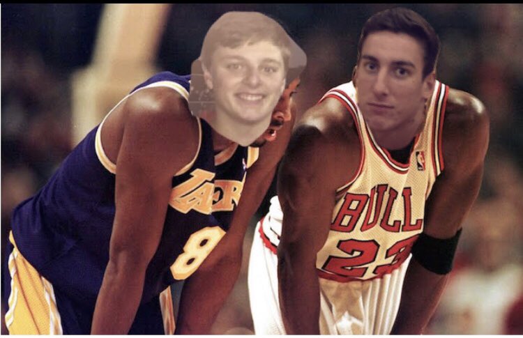 LeavesGrowing's tweet photo. Fellow Hope College commits face off tonight at 7:30 as your Leaves take on the @KabobsSwish #believeinbinzy https://t.co/N3G6B73RiZ