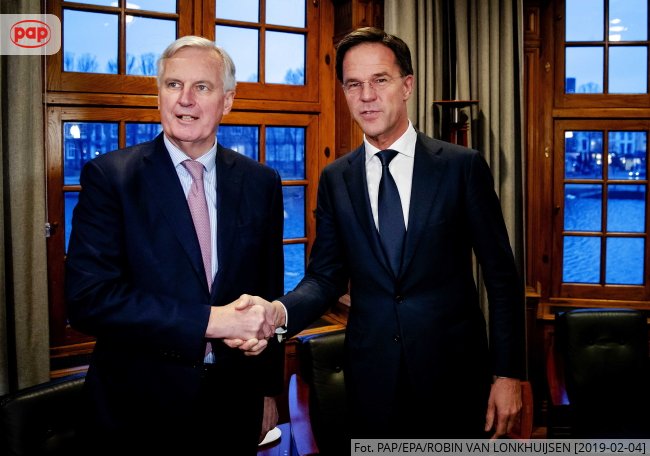 RadioZET_NEWS's tweet photo. .@MichelBarnier: Unia Europejska nie renegocjuje porozumienia o wyjściu Wielkiej Brytanii z UE, w tym kontrowersyjnego mechanizmu awaryjnego dla Irlandii Północnej. Dodał, że alternatywa dla #backtop mogłaby zostać opracowana już po opuszczeniu Wspólnoty przez Brytyjczyków https://t.co/xkfZ0YHCju