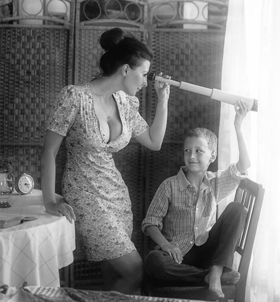 Biz yine hayatla diz boyu yürüyelim,
değilmi ki ölüm var. Azıcık da olsa gülümseyelim. 😉