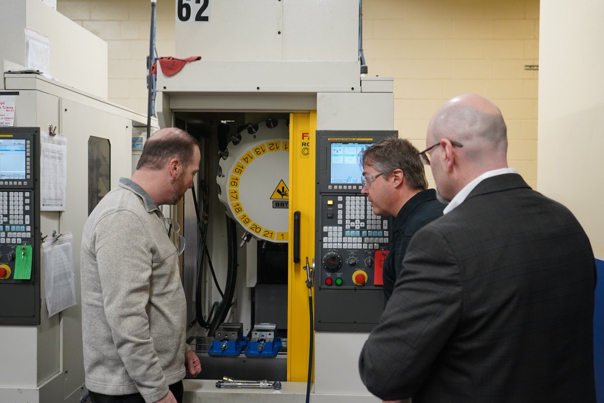 MethodsMT's tweet photo. We recently visited a customer in CT to see the unique applications they are coming up with for their @Markforged X7. Seeing the creative ways they have integrated 3D printing as a support for their machines was exciting for our team. #methodsmachine #machinetools #3Dprinting https://t.co/3xgw4te06w