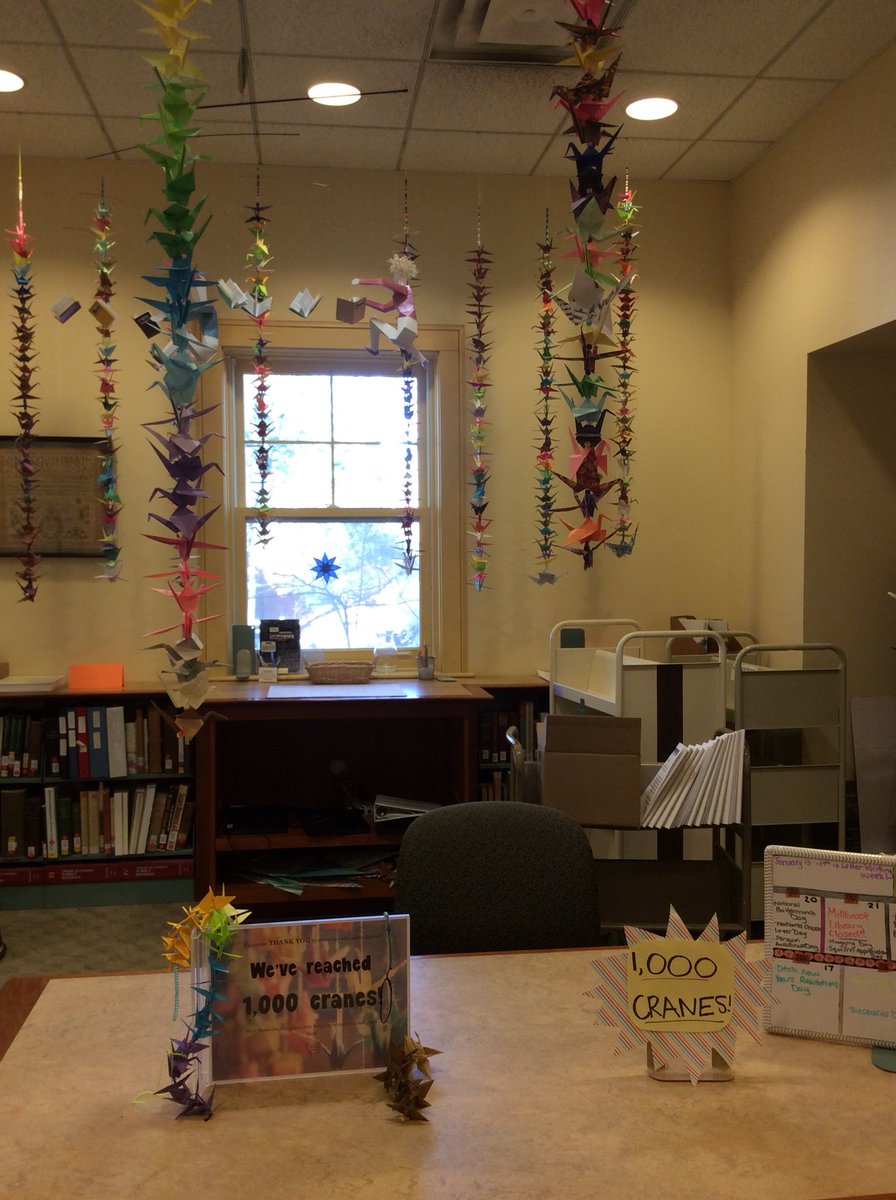 MillbrookLib's tweet photo. We have achieved our goal of 1,000 cranes! A huge thank you for helping us, May the Senbazuru grant happiness and good fortune 😀 #millbrooklibrary #origami #cranes #senbazuru https://t.co/l4O7MiQeHT
