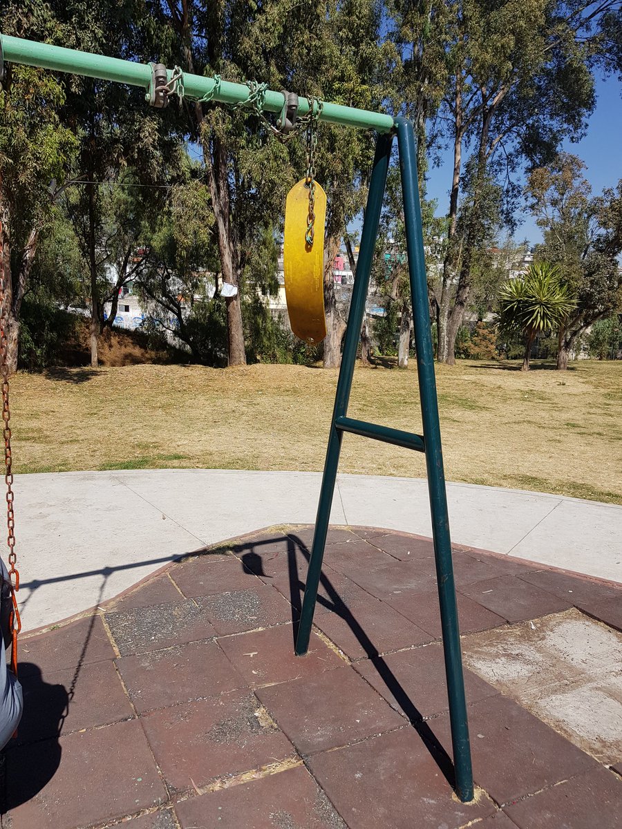 jccolin's tweet photo. @RuthOlveraN urge mantenimiento al parque que está sobre Tultitlán Norte en Lomas de Atizapán. @AnaBalderasMx lo dejó en el total olvido y jamás respondió (por algo perdió las elecciones). Es un peligro para los niños de la colonia! ¿Cuándo lo arreglan? https://t.co/SoXuftX5E7 https://t.co/SAGsM5fb1G