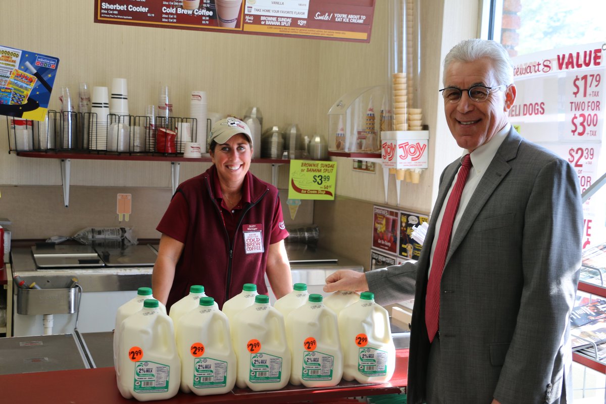 qufsd's tweet photo. Superintendent Huntley accepted the #10GallonChallenge and is donating 10 gallons of @StewartsShops milk to the backpack program! Now he's challenging @sscsdschools Superintendent Patton. https://t.co/CYRHHkQJvG