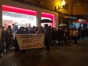 Apadis mantiene las protestas por los impagos de Conselleria - 

Los trabajadores de APADIS mantienen las protestas por los impagos de Conselleria de Igualdad, pese a que la junta directiva de la...- premsavalenciana.es/apadis-mantien…