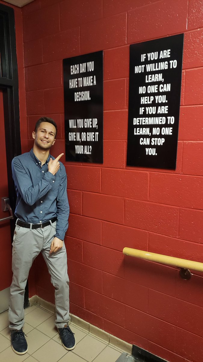 HSH_PE_Dept's tweet photo. Thanks to these interns for posing with our new motivational signs😊 https://t.co/I2jtoUgvi3