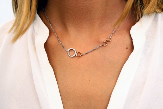 Ecommmaxcom's tweet image. Diamond necklace two color gold 0.22 carat diamond interlocking pendant geometric ,14k Gold Interlocking Rings fashion designer gift for her #BrideNecklace #InterlockingRings 
$610.00
➤ goo.gl/FZVv8q