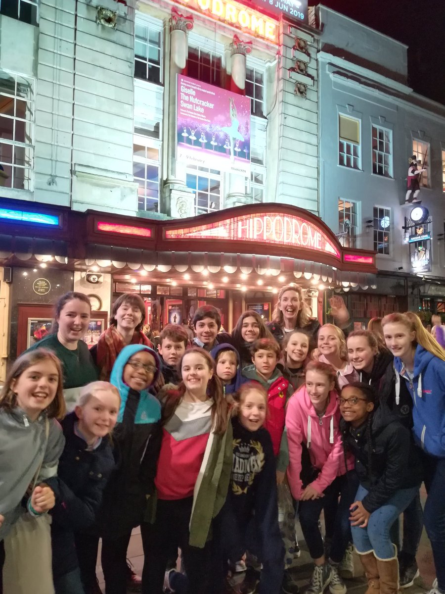 BoardingTMS's tweet photo. Our boarders are super excited to take part in The Greatest Showman sing a long @BristolHipp 🎊🎶💯😎
#iloveboarding #happydays #boardingrocks #prepschool #BSAboarding #TMSisTheBest https://t.co/7thxCnRZ5W