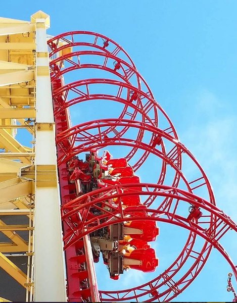 VisitOrlando's tweet image. What song are you listening to on Hollywood Rip Ride Rockit? 

(📸:@magicalorlandoparks) 
📍@universalorl