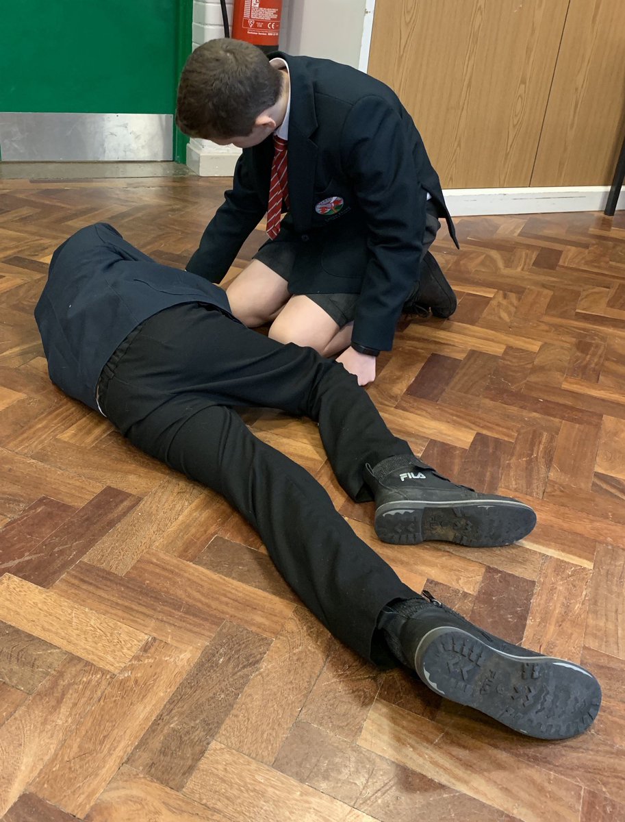 JPFirstAid's tweet image. Fantastic day delivering Basic First Aid to the Year 5 students @CedarRoadPri 😀

Here are few of the action shots we took along the way 📸