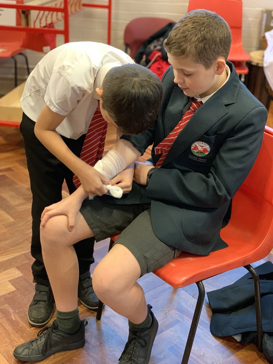 JPFirstAid's tweet image. Fantastic day delivering Basic First Aid to the Year 5 students @CedarRoadPri 😀

Here are few of the action shots we took along the way 📸
