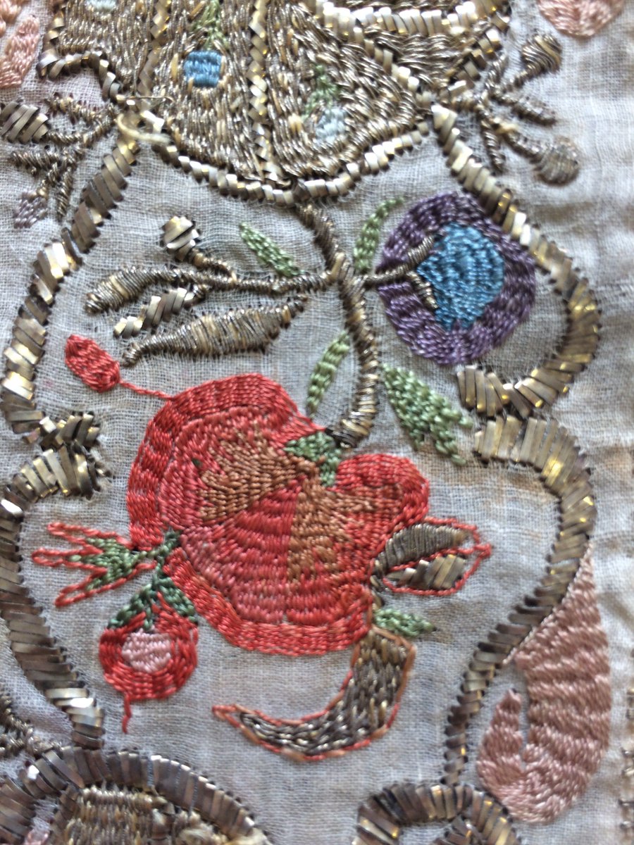 A very welcome interruption to the exhibition install <a href="/exetercommunity/">Exeter Community Ctr</a> this weekend, thanks to <a href="/RoyalNeedlework/">Royal School of Needlework</a> for sharing some truly inspiring samples of Ottoman #Embroidery. #needlework