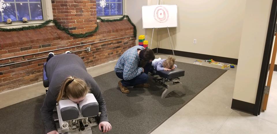 ThriveChiroNH's tweet photo. Love these shots of our patient, Heather, and her daughter, Riley, getting checked by Dr. Mike!
#ithrivedover #ichoosechiropractic #chiropractic #chiropractor https://t.co/ZRRC1UaODM