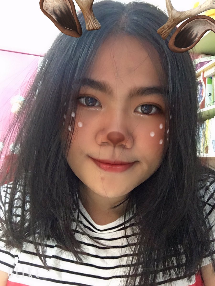GdViim's tweet photo. athough i cant reach you, i still love you to the moon and not back 💜 the filter is a bit strong eh? #ARMYSelcaDay https://t.co/wtmsHz7ZwF