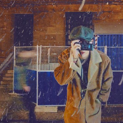 moonchldv's tweet photo. ╰ Bu soğuk havada beynime yoğun bir düşünce seli hücum ediyor ve neden olduğunu bilmeden, bu şarkıyı doluyor dilime. ❄️

❝ι ѕтιll woɴder woɴder вeαυтιғυl ѕтory, ѕтιll woɴder woɴder вeѕт pαrт... ❞ https://t.co/CzlmSxXZNc