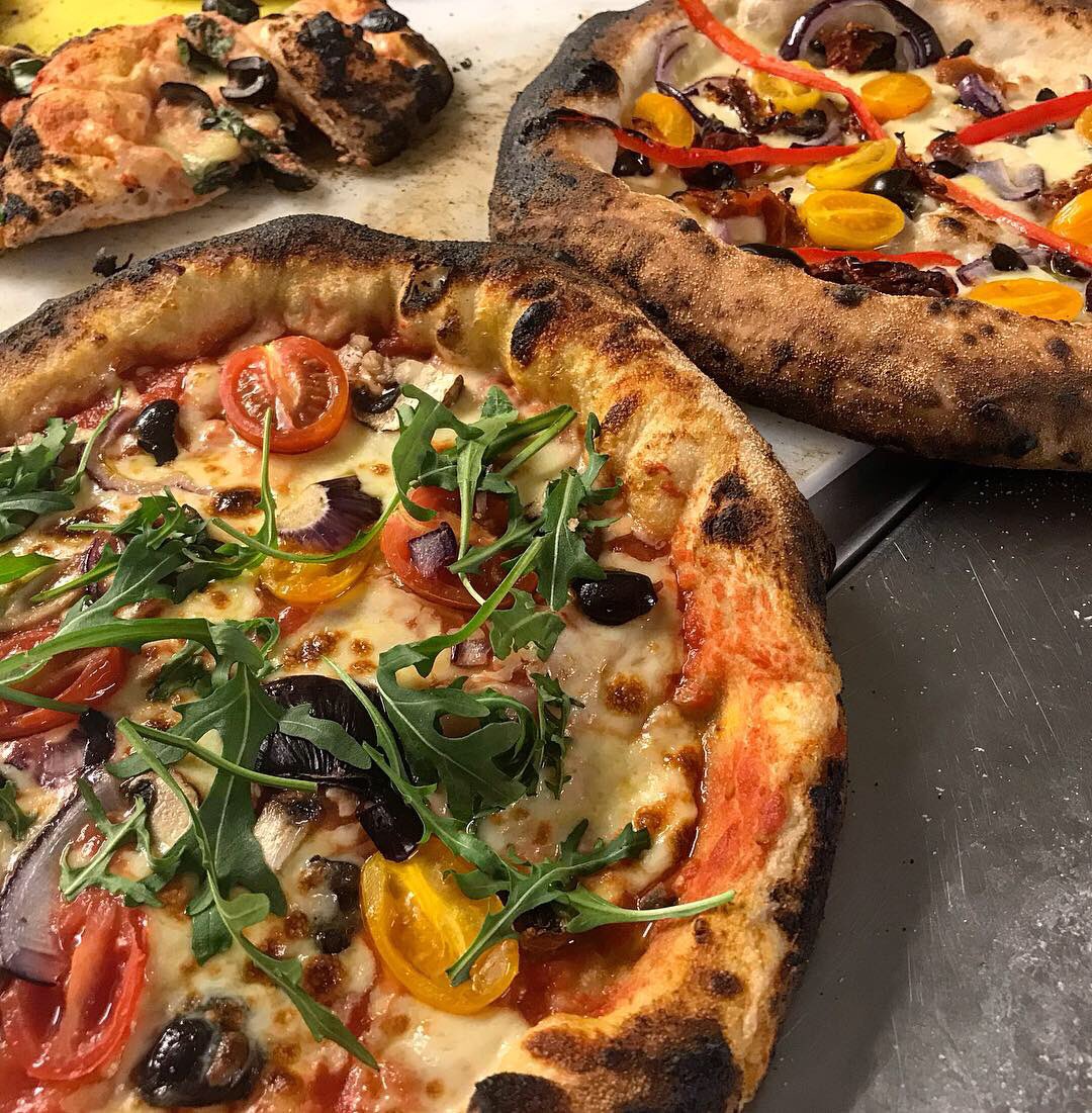 fritto_uk's tweet photo. That’s what they made using @gozneygroup ROCCBOX oven 🔥 #pizza #Neapolitanpizza #homemadepizza #howtomakepizza #pizzamakingclass #liverpool #thingstodoinliverpool https://t.co/VrNxyVhkWU