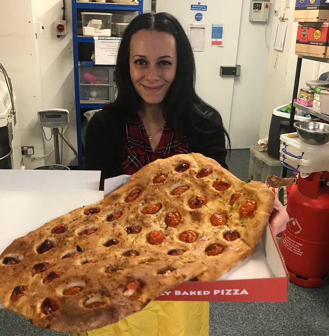 fritto_uk's tweet photo. That’s what they made using @gozneygroup ROCCBOX oven 🔥 #pizza #Neapolitanpizza #homemadepizza #howtomakepizza #pizzamakingclass #liverpool #thingstodoinliverpool https://t.co/VrNxyVhkWU