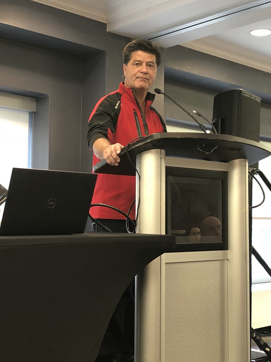 Kbrooksunifor's tweet photo. Unifor National President Jerry Dias speaking at the nursing home bargaining prep meeting. 120 health care workers listening intently. https://t.co/DX1fD7npdy