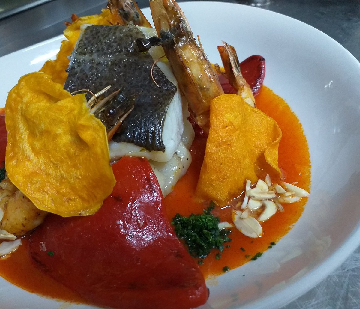 Bacalao confitado con crema de piquillos. <a href="/CCastellanoSate/">Castellano Satélite</a>