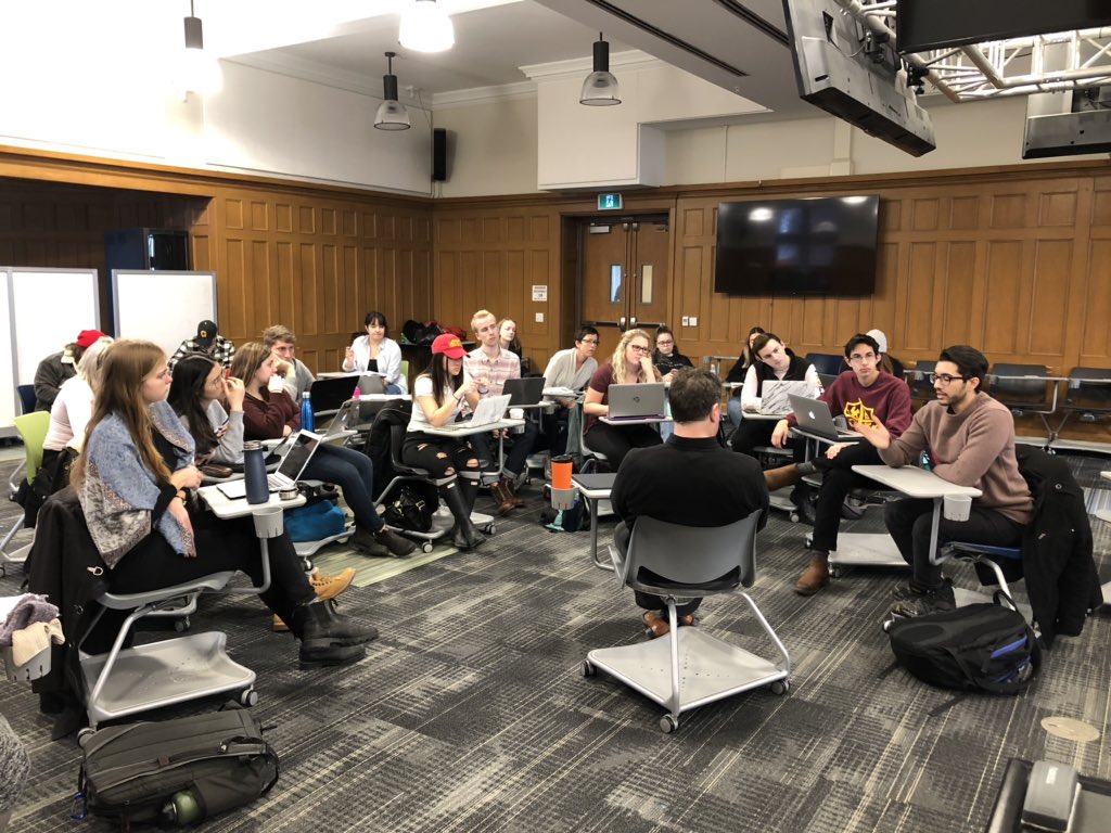 shoshanahjacobs's tweet photo. .@IdeasCongress students are asking questions about single use plastics from experts @uofg including @100milemark who knows everything about procurement. 

This type of insight will be the key to coming up with a realistic plan for #plasticfreeUofG https://t.co/F2gdHc5JAL