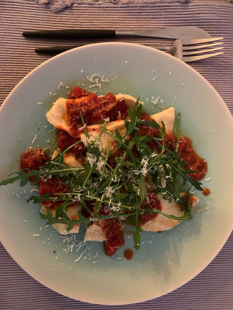 CarlyMHayburn's tweet photo. Team HayHut top pasta makers!! #squashandricotta #madefromscratch #topteam #pastamaker #shapecutter #shedidthefilling #foodoflove #madewithlove #wilmawassojealous @LucyCHutchinson https://t.co/oecOSOjtuj