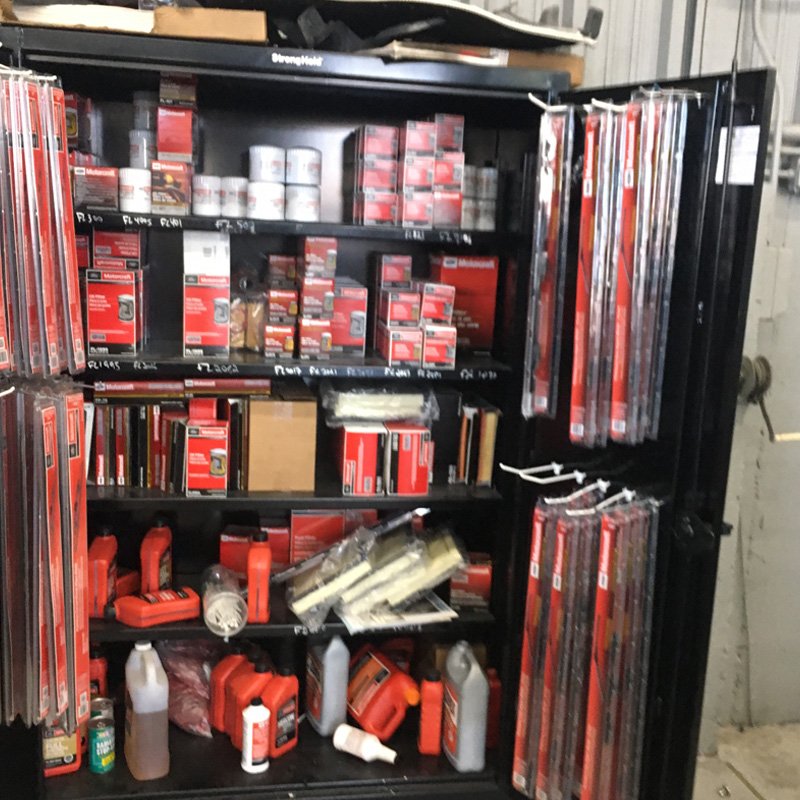 StrongHold_MFG's tweet photo. We love catching the strongest storage and workspace solutions in their natural habitat - like this one at the Ford Assembly Plant in Kansas City.
#seriouslystrong #toolsofthetrade #carmaintenance #mondaymotivation #storage #storagesolutions https://t.co/AiXJE0zmxz