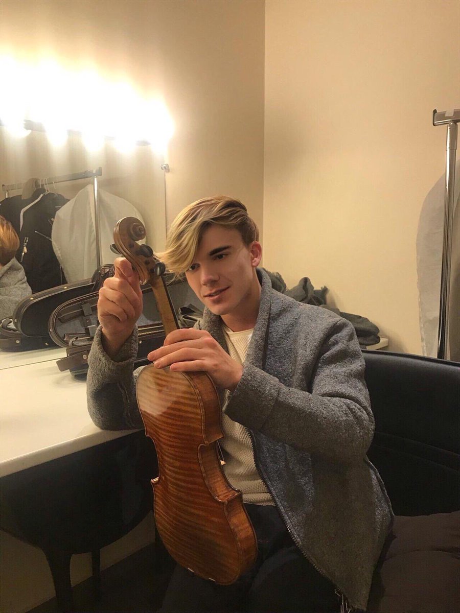 YuryRevich's tweet photo. Getting ready for my performance in #Paris tonight... 🎼🎻 https://t.co/qP3d5XjsGt