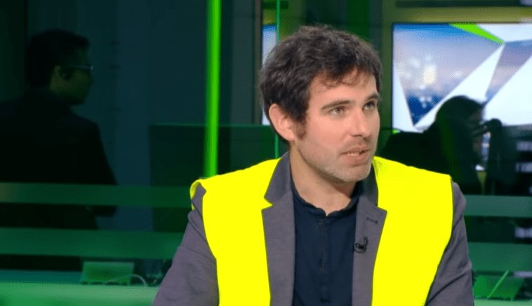 wolfinkers's tweet photo. @VIGI_MI @CCastaner Merci à vous et sachez que tous les #GiletsJaunes soutiennent en masse @VIGI_MI. Force et honneur à vous. Un grand merci à mr langlois qui ose pardonnez moi du mot ouvrir sa gueule. La famille des GJ sont derrière vous et ont vous lâchera pas. Ont se bat aussi pour vous. MERCI. https://t.co/4Z22lbSeew