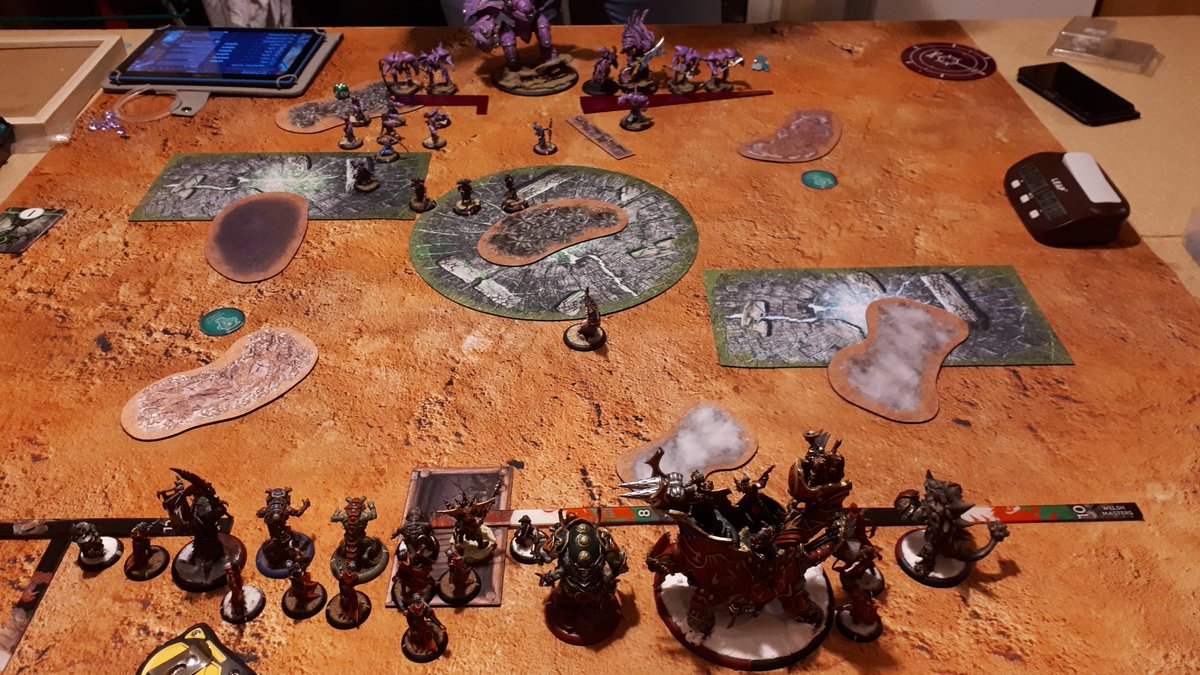 Clobtastic's tweet image. Hexi1 in IWH takes on Vyros2 in Forges. Hexi1 goes first. Hexi's feat not great here but parasite lifts all, and great to get rhinodon &amp;amp; razorworm back on table :) #skorne #retribution @privateerpress