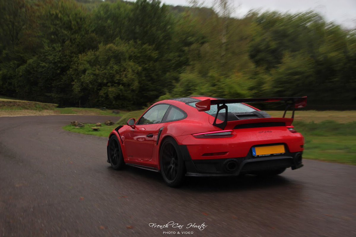 FrenchCarHunter's tweet photo. Gt2rs 😱❤️ #Porsche #porsche @PorschesOnly @Carpornpicx https://t.co/GkV9D3Rm6L